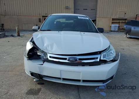 2010 Ford Focus Se z USA, uszkodzony, nr VIN 1FAHP3FN2AW163112